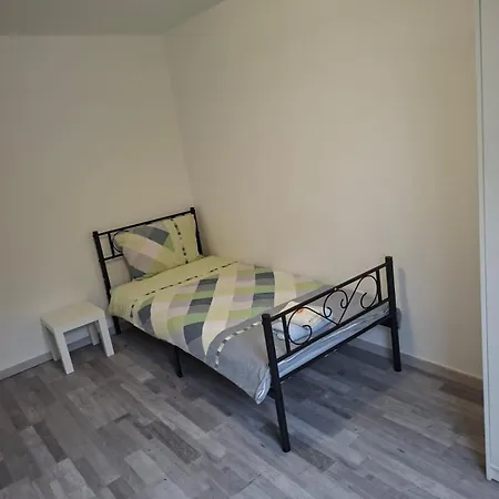 Zwei Separate Im 1 Og Ideal Fuer Montueeren Oder Studenten Wg Appartement *