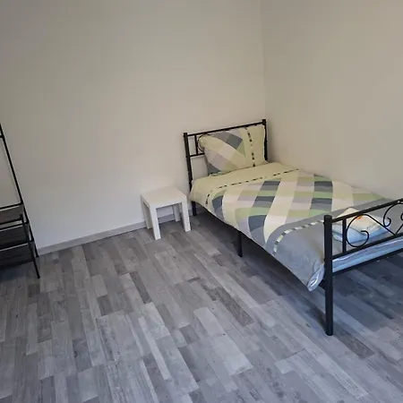 Appartement Zwei Separate Im 1 Og Ideal Fuer Montueeren Oder Studenten Wg