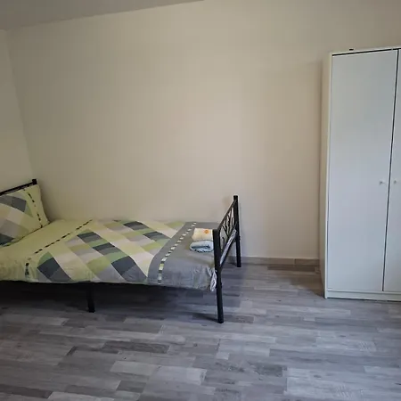 Zwei Separate Im 1 Og Ideal Fuer Montueeren Oder Studenten Wg Siegen