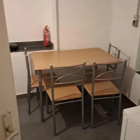 Zwei Separate Im 1 Og Ideal Fuer Montueeren Oder Studenten Wg Siegen