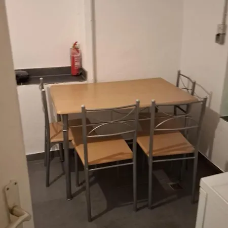 Zwei Separate Im 1 Og Ideal Fuer Montueeren Oder Studenten Wg Daire Siegen