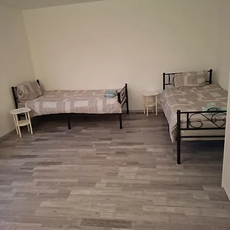 Zwei Separate Im 1 Og Ideal Fuer Montueeren Oder Studenten Wg Daire