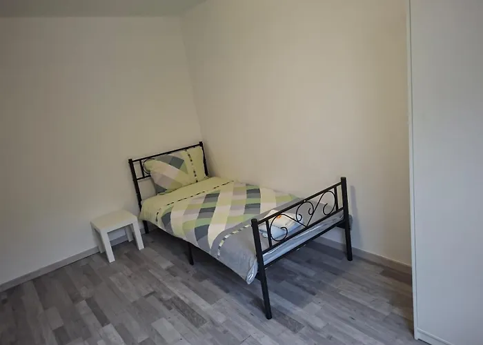 Zwei Separate Im 1 Og Ideal Fuer Montueeren Oder Studenten Wg Appartement *