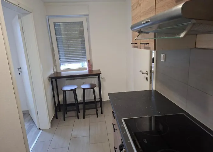 Zwei Separate Im 1 Og Ideal Fuer Montueeren Oder Studenten Wg Appartement *