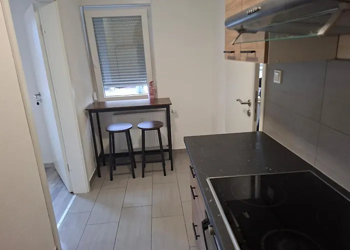 Appartement Zwei Separate Im 1 Og Ideal Fuer Montueeren Oder Studenten Wg