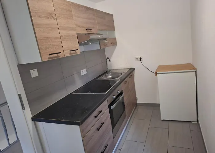 Appartement Zwei Separate Im 1 Og Ideal Fuer Montueeren Oder Studenten Wg *
