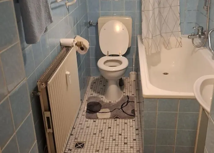 Zwei Separate Im 1 Og Ideal Fuer Montueeren Oder Studenten Wg Siegen