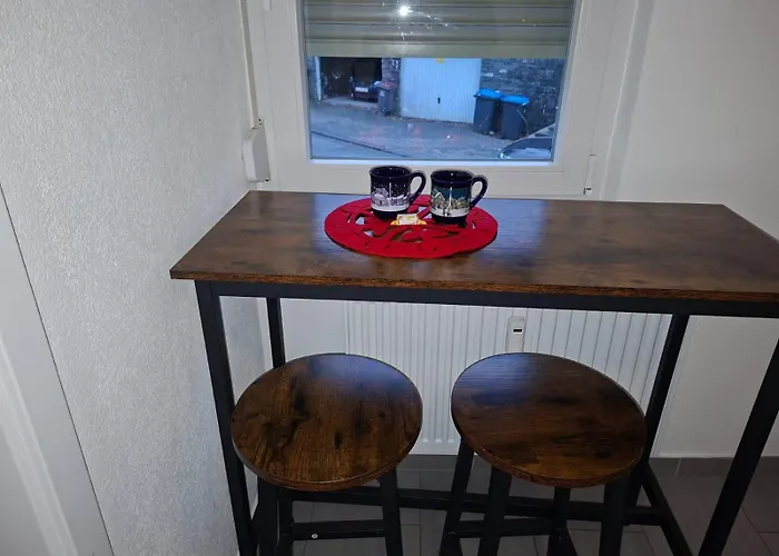 Zwei Separate Im 1 Og Ideal Fuer Montueeren Oder Studenten Wg Appartement *
