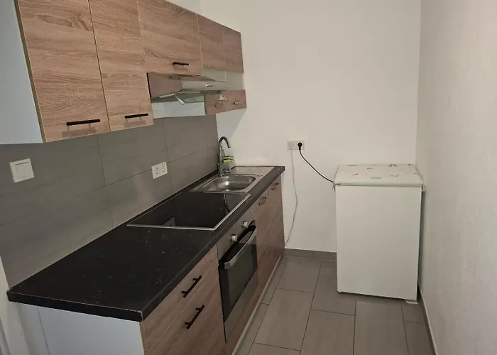 Zwei Separate Im 1 Og Ideal Fuer Montueeren Oder Studenten Wg Siegen