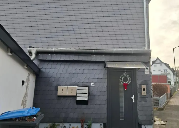 Zwei Separate Im 1 Og Ideal Fuer Montueeren Oder Studenten Wg Siegen